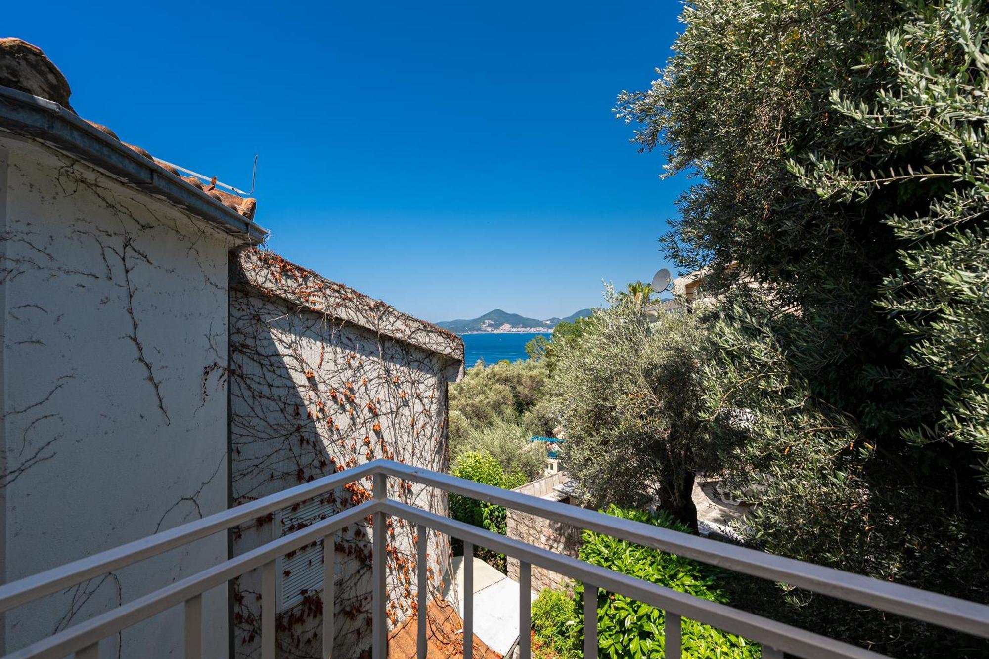 Sun Rose Apartments Sveti Stefan Cameră foto