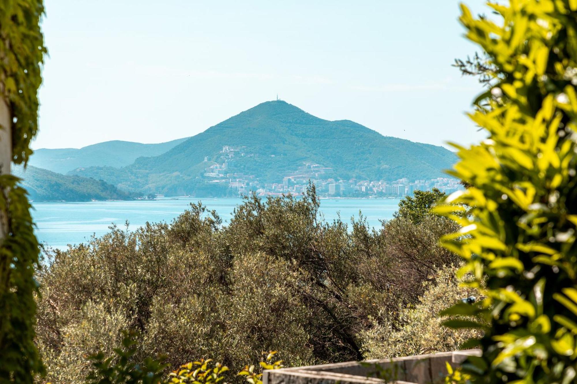 Sun Rose Apartments Sveti Stefan Cameră foto